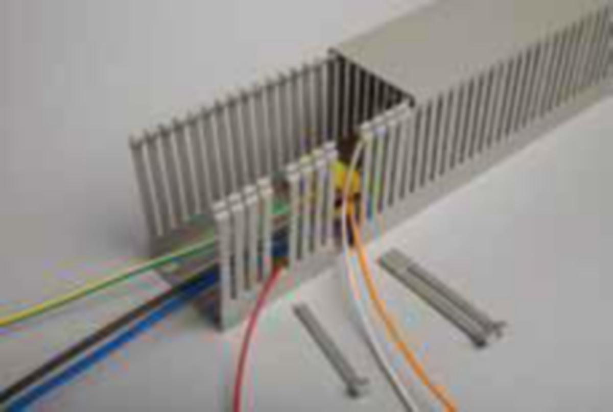 Slitsad kabelkanal ECABL E/4 Canalplast Lapp Group - SLITSAD KABELKANAL ECABL E/4 E364 PVC 80x100 PACK 16m