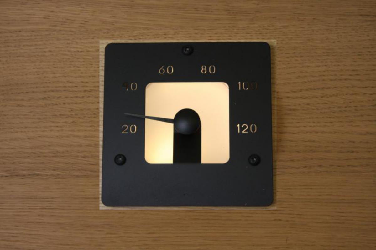 Bastutermometer Cariitti - LJUSTEKNISKA TILLBEHÖR BASTU -TERMOMETER SQ SVART